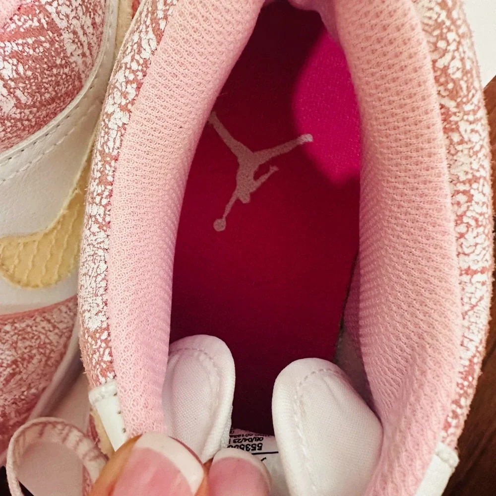 Jordan Brand Air Jordan 1 Low SE "Paint Drip" GS Men’s 8.5 Women’s 10 - Picture 6 of 10